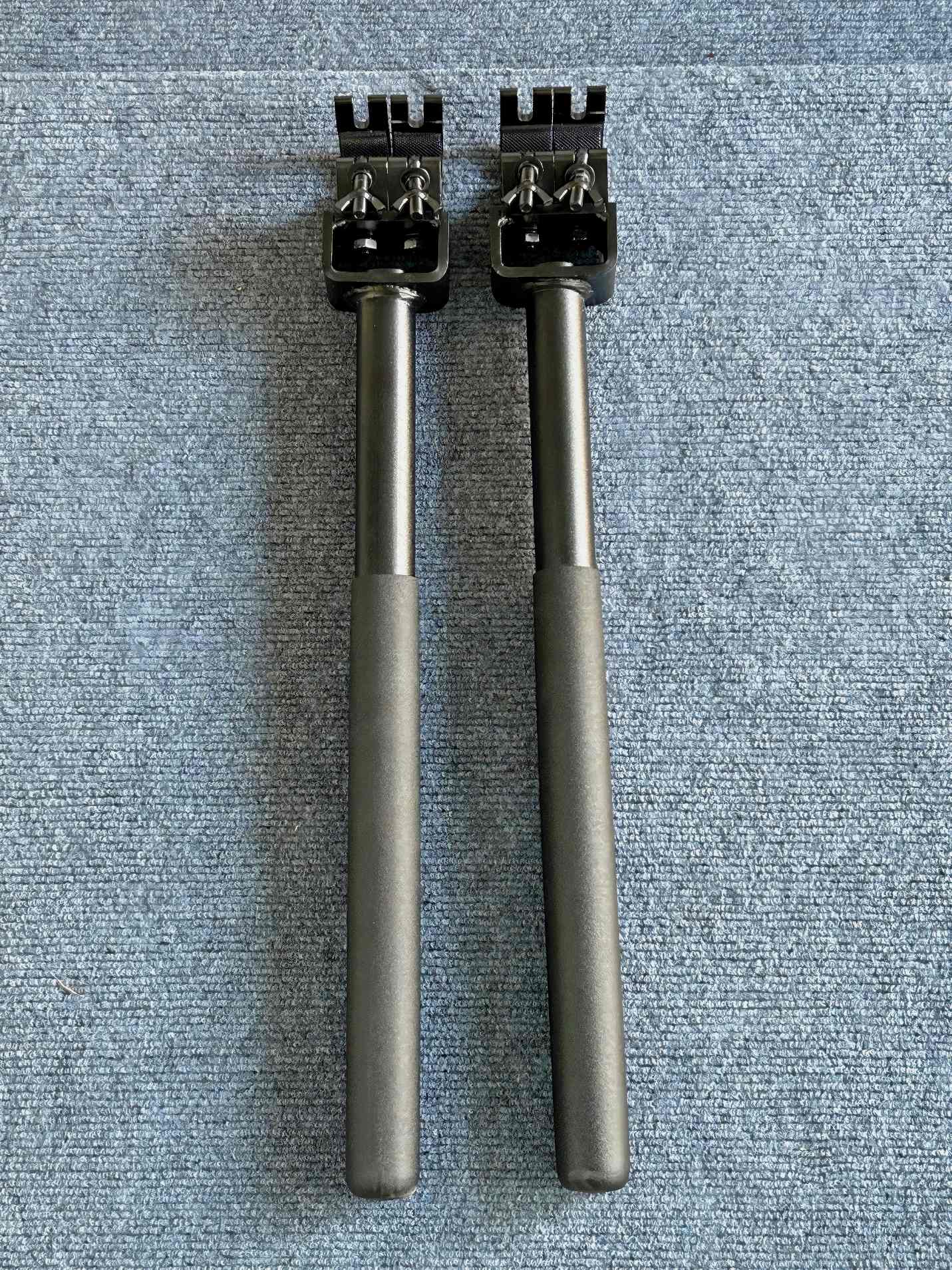 SQUAT SAFETY HANDLES